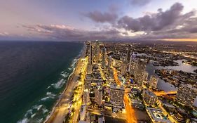 Surfers Beachside Luxury - Stunning Panoramic View